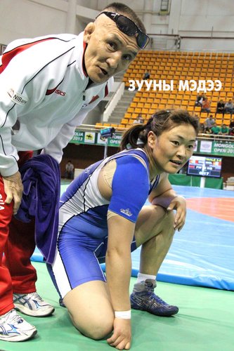 Б.Оюунсүрэн: бөх хүн бяраар биш ухаанаар барилддаг